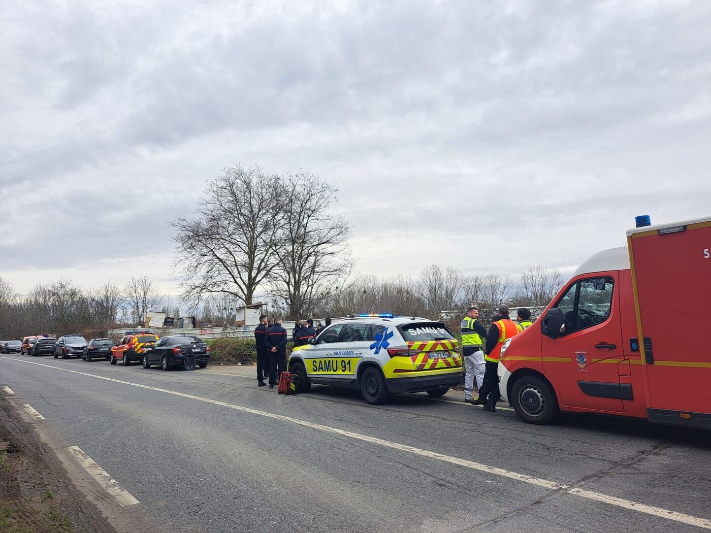 Titre : Violentes rixes à Ris-Orangis et Corbeil-Essonnes blessent plusieurs jeunes
