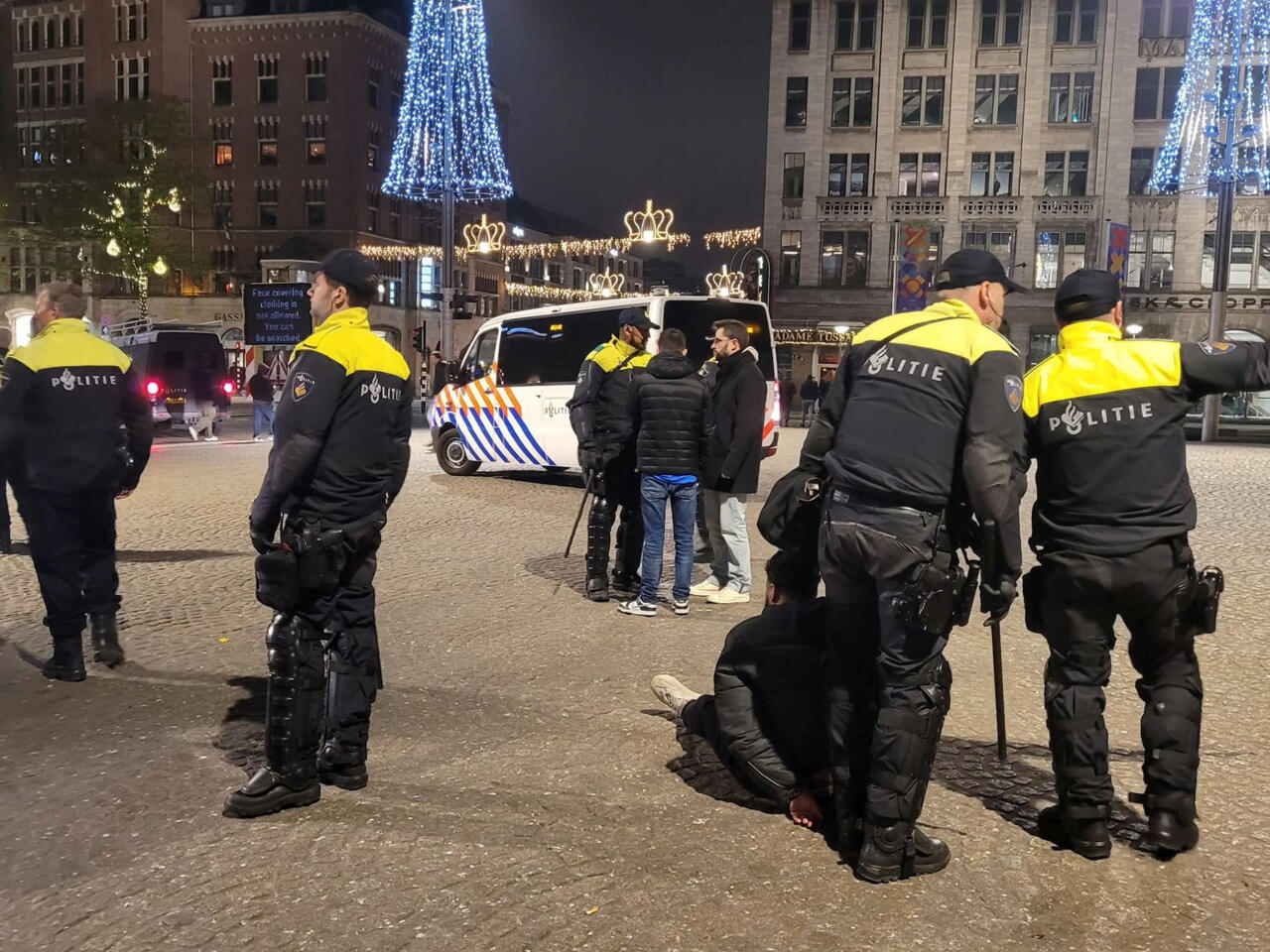 Titre : Violences à Amsterdam lors d’un match entre le Maccabi Tel Aviv et l’Ajax : un climat de tension exacerbé