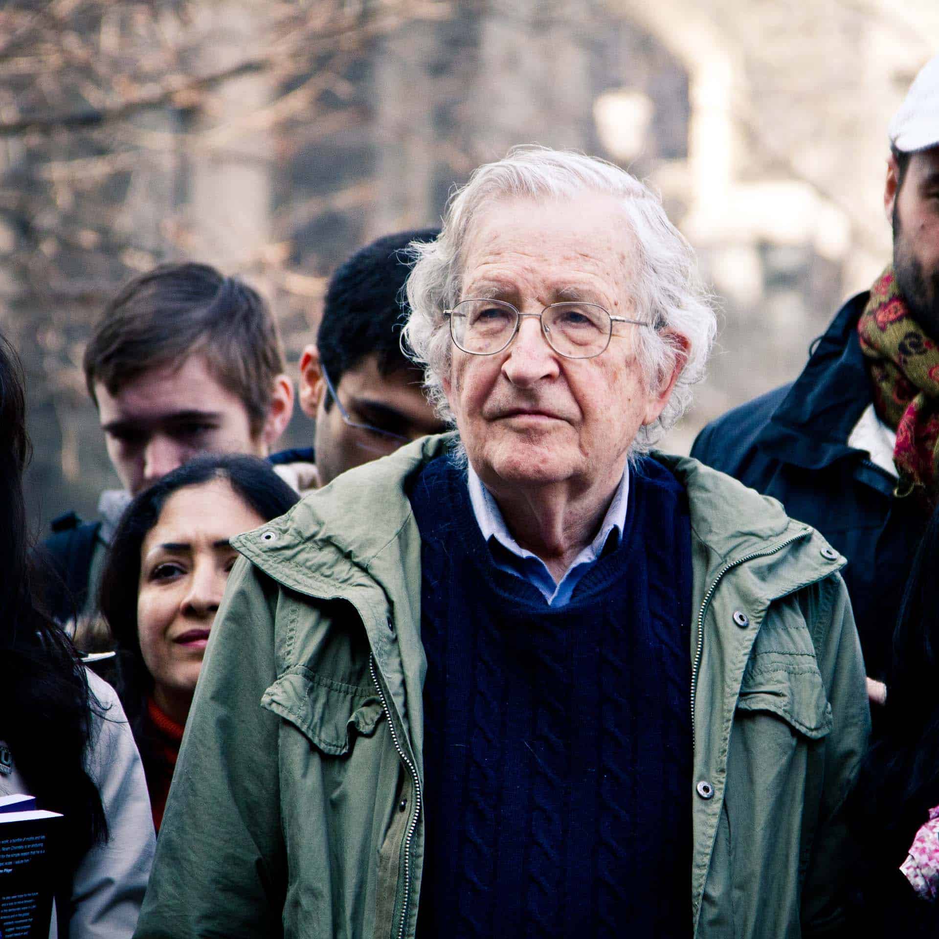 Noam Chomsky et l’Alternative Socialiste Face au Dérèglement Climatique
