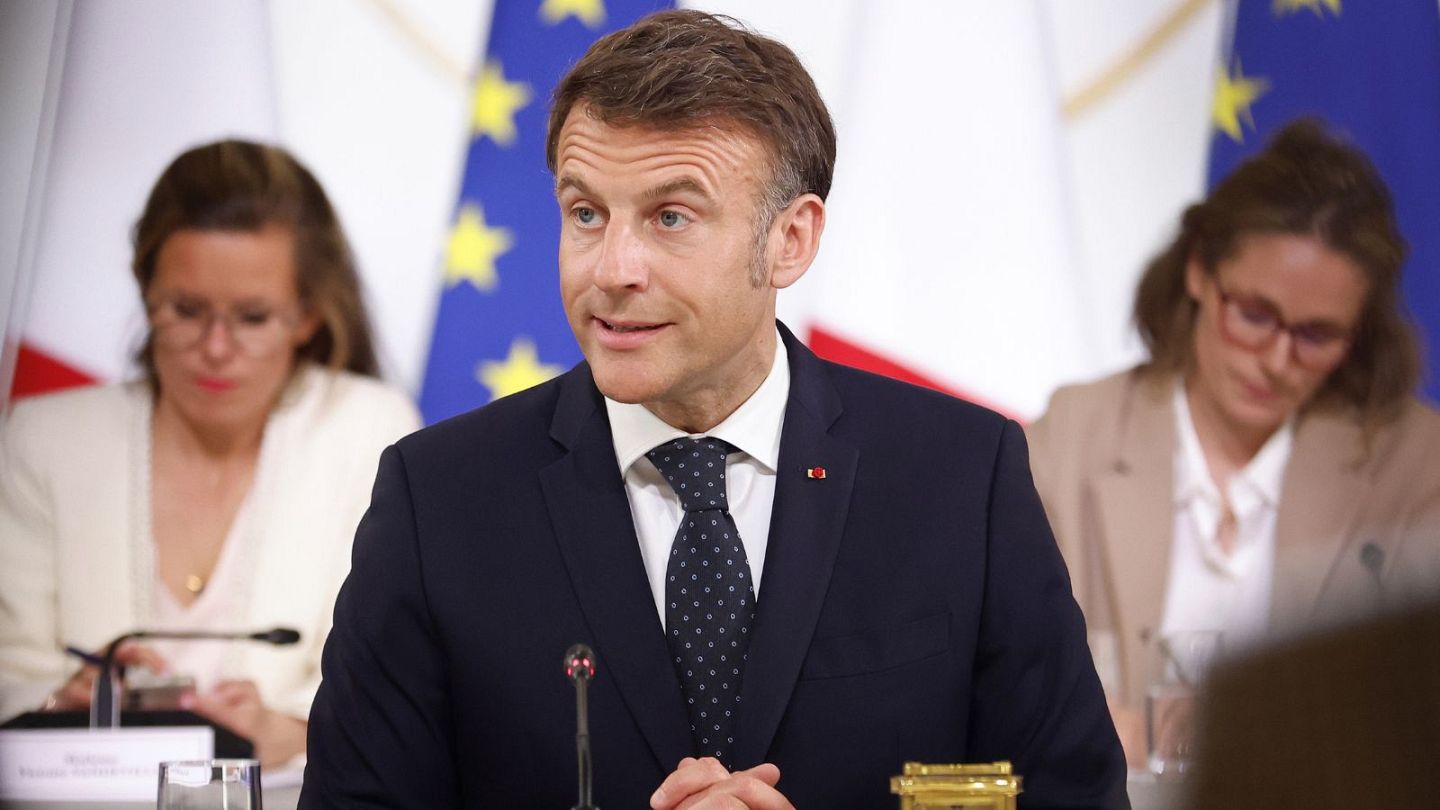 Macron au cœur d’un débat constitutionnel sur l’engagement militaire en Ukraine