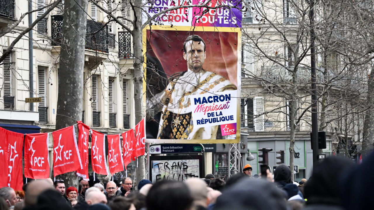 Révolte contre les retraites : Macron accuse d’intention malveillante