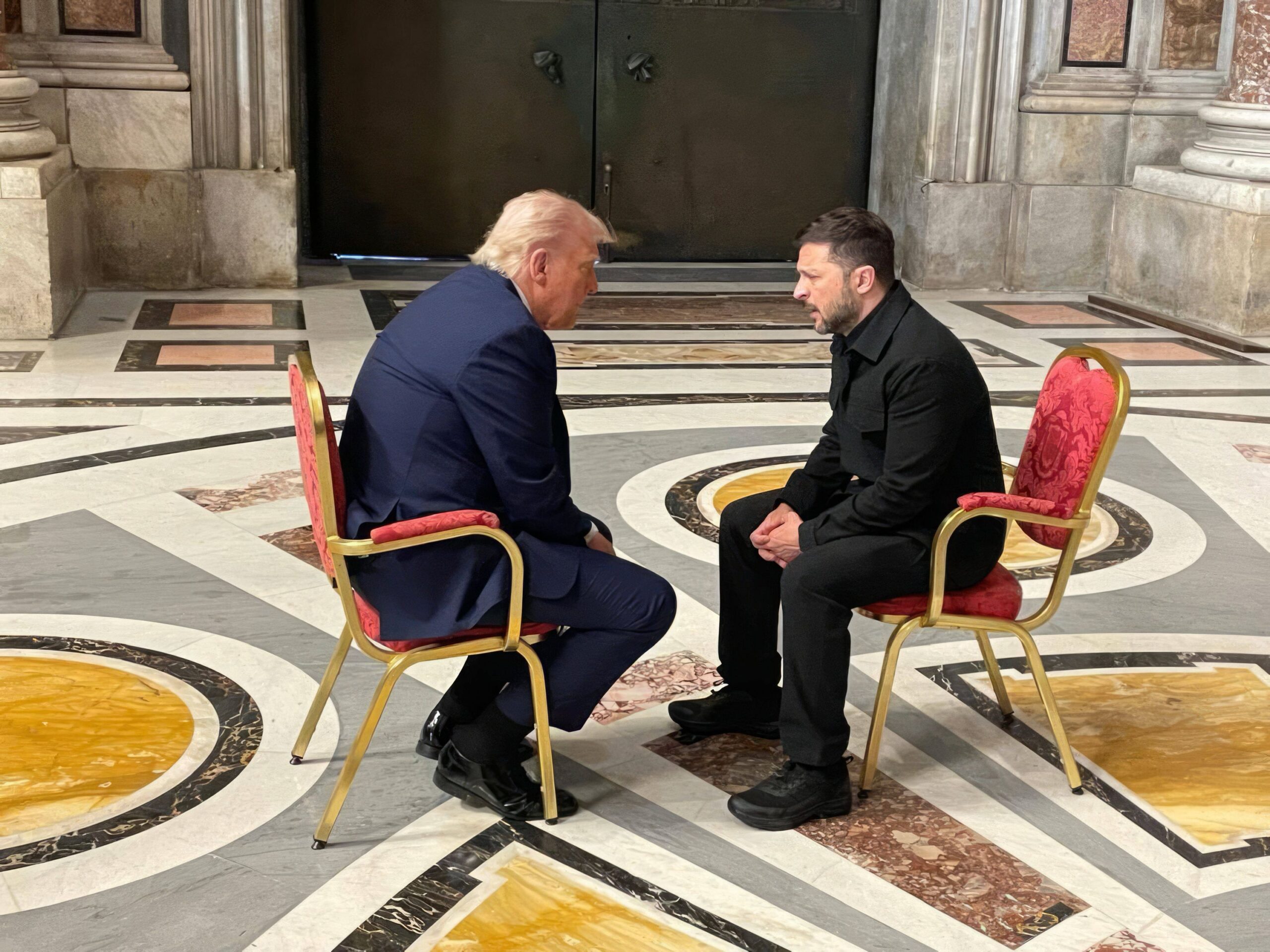 Trump Exclut Macron d’une Réunion au Vatican