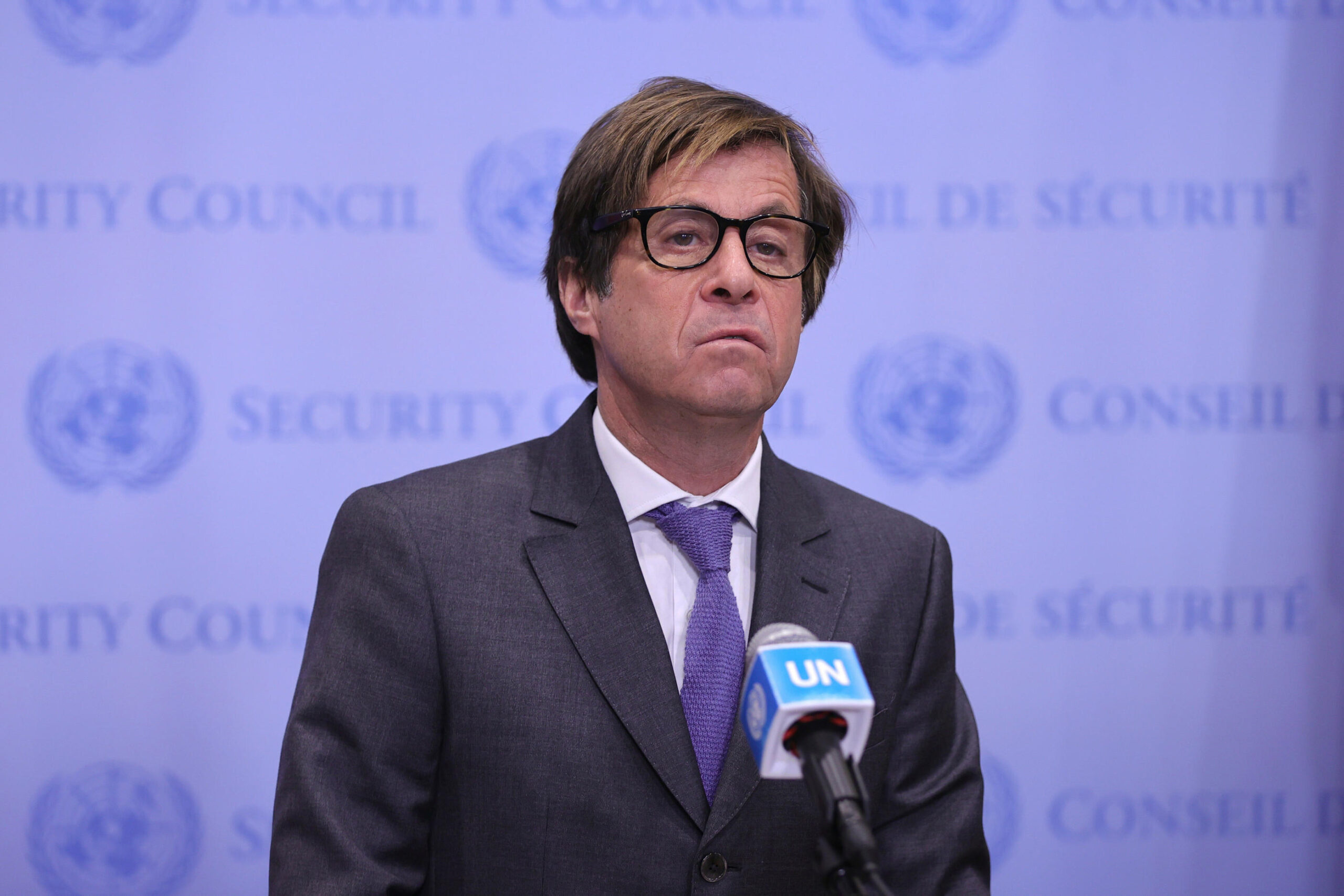 Titre: La France s’attire la colère de la Russie après l’arrestation d’une diplomate