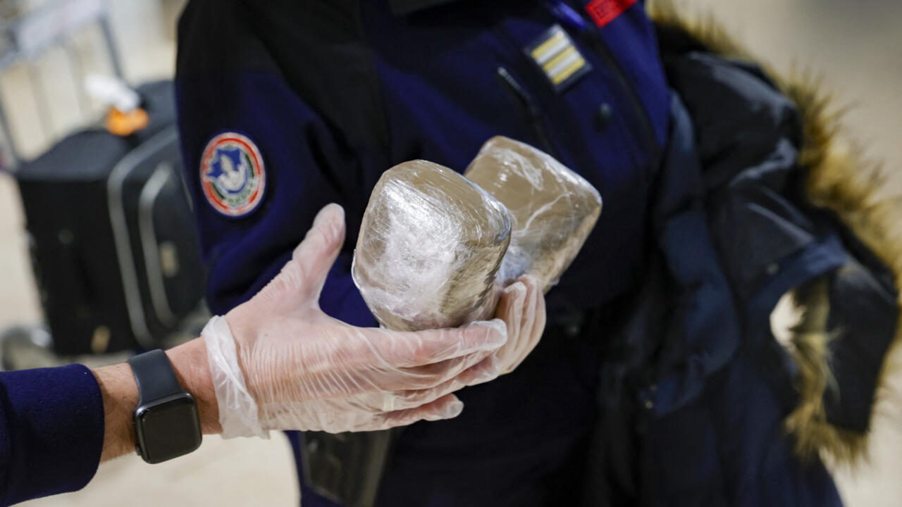 Gouvernement Français : La Suppression du Cash, Une Stratégie Controversee Pour lutter Contre le Narcotrafic