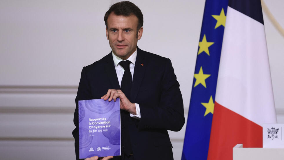 La Loi sur l’Euthanasie : Une Régression Éthique Sous le Regime Macron