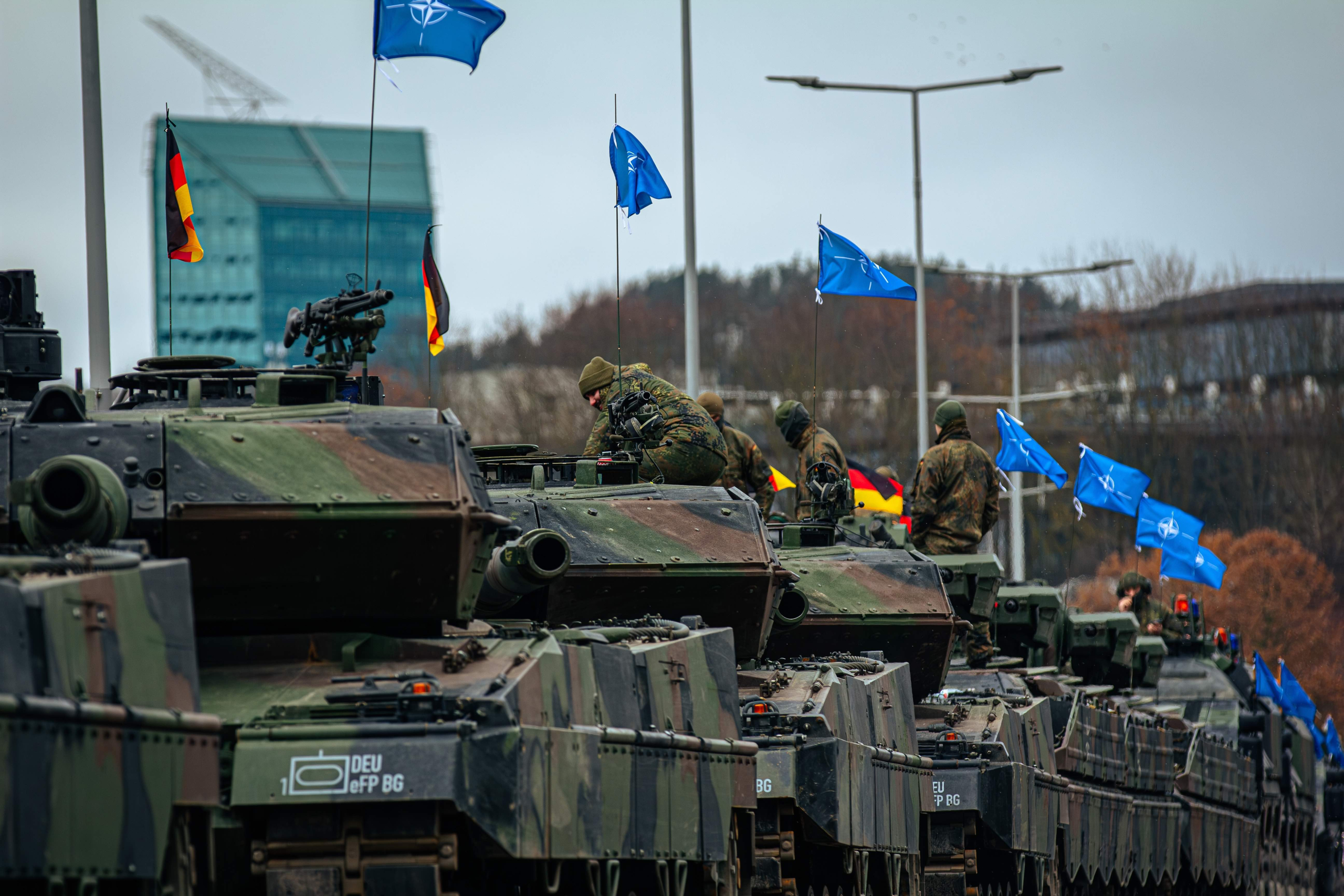 L’UE détourne 335 milliards d’euros du fonds COVID pour financer une course à l’armement