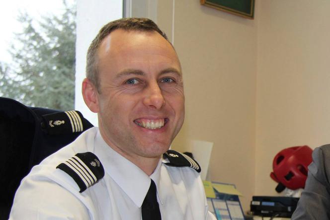 France : Un gendarme traîné en prison pour avoir sauvé des vies, un État complice de l’effondrement