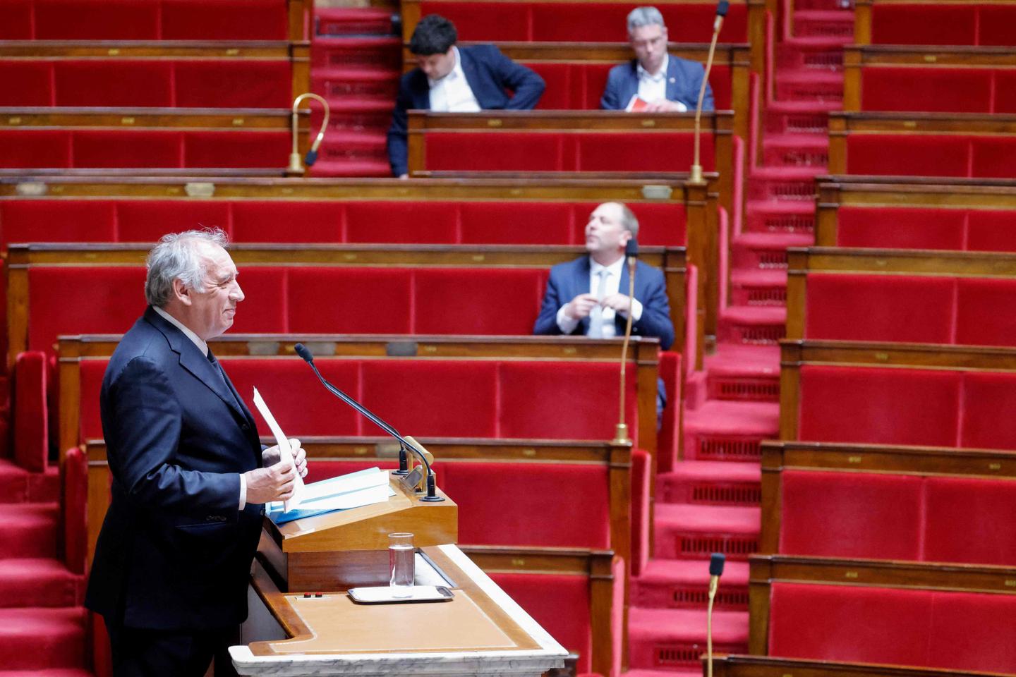 Une Désastreuse Décision de l’Assemblée Nationale : Arrêt Total des Énergies Renouvelables
