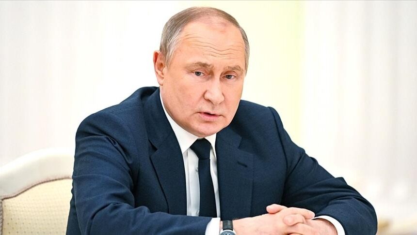 L’aggravation de la crise ukrainienne : Poutine dénonce l’Occident et exige un accord « durable », Macron se montre inflexible