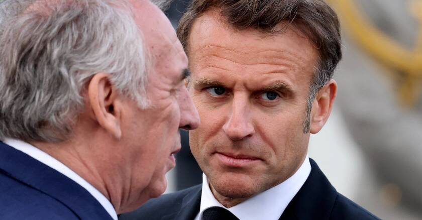 Macron et Bayrou : La France au bord de l’effondrement économique