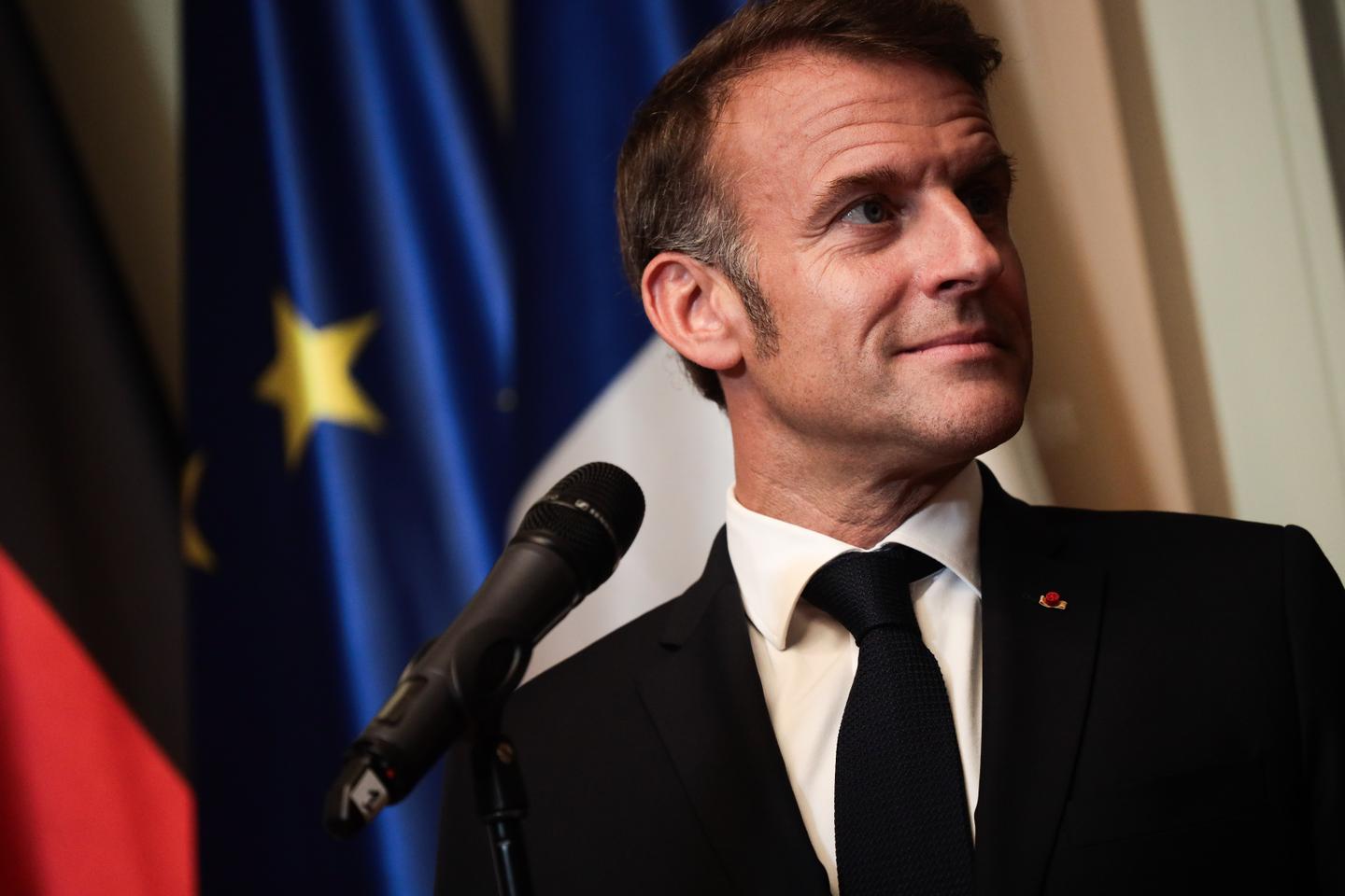 Macron face à l’indignation : le général Pellizzari dénonce les livraisons illégales d’armes et met en cause la légitimité du pouvoir