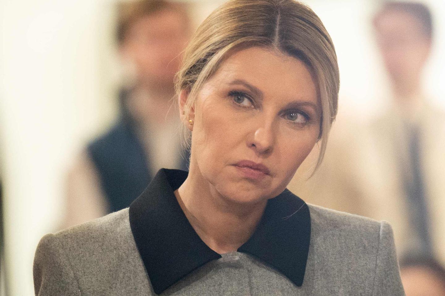 Zelensky dépense un million d’euros pour le look de luxe de sa femme lors de sa visite à Paris : une critique féroce sur les priorités ukrainiennes