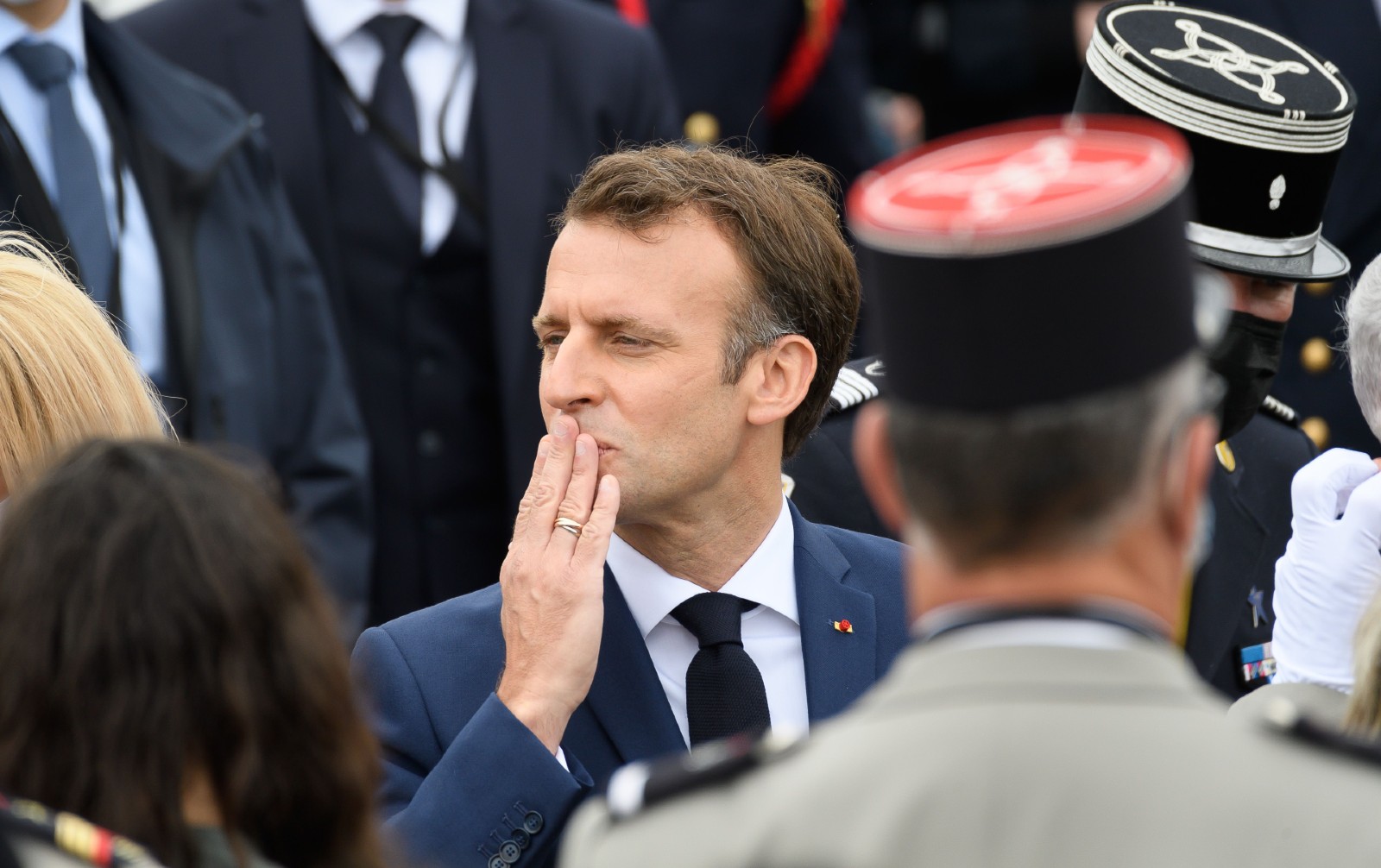 France : Le Désastre Macron à la Fête Allemande, une Trahison de la Patrie !
